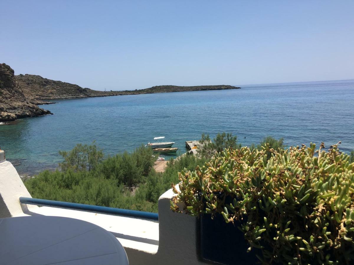 Taverna Akrogiali Loutró Extérieur photo
