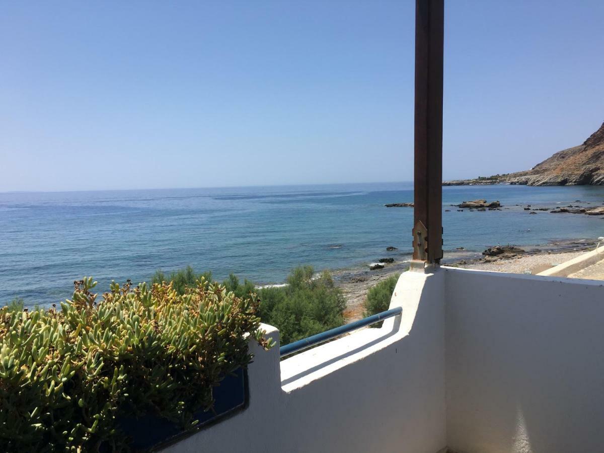Taverna Akrogiali Loutró Extérieur photo